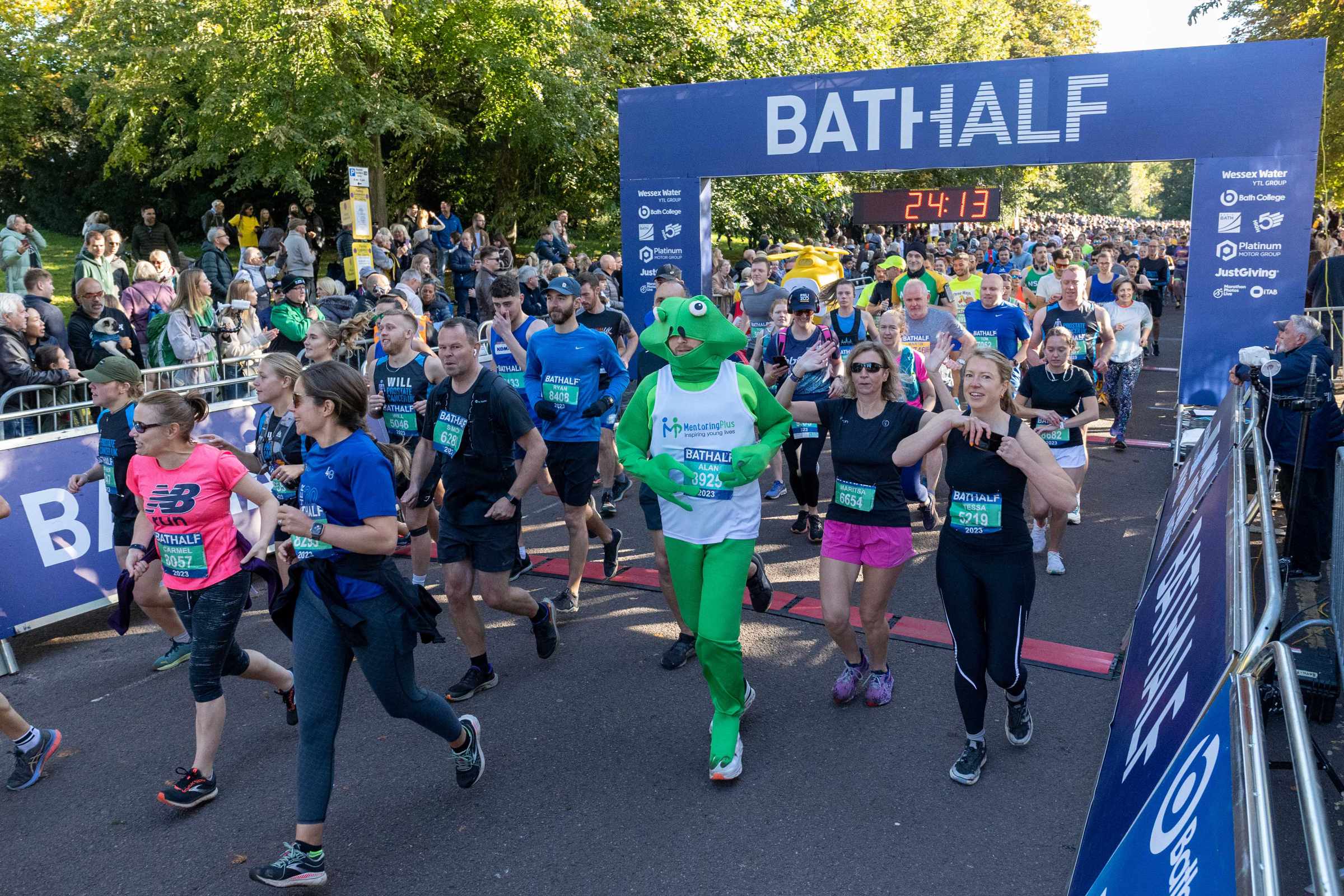 Runners taking part in the Bath Half Marathon in support of Mentoring Plus